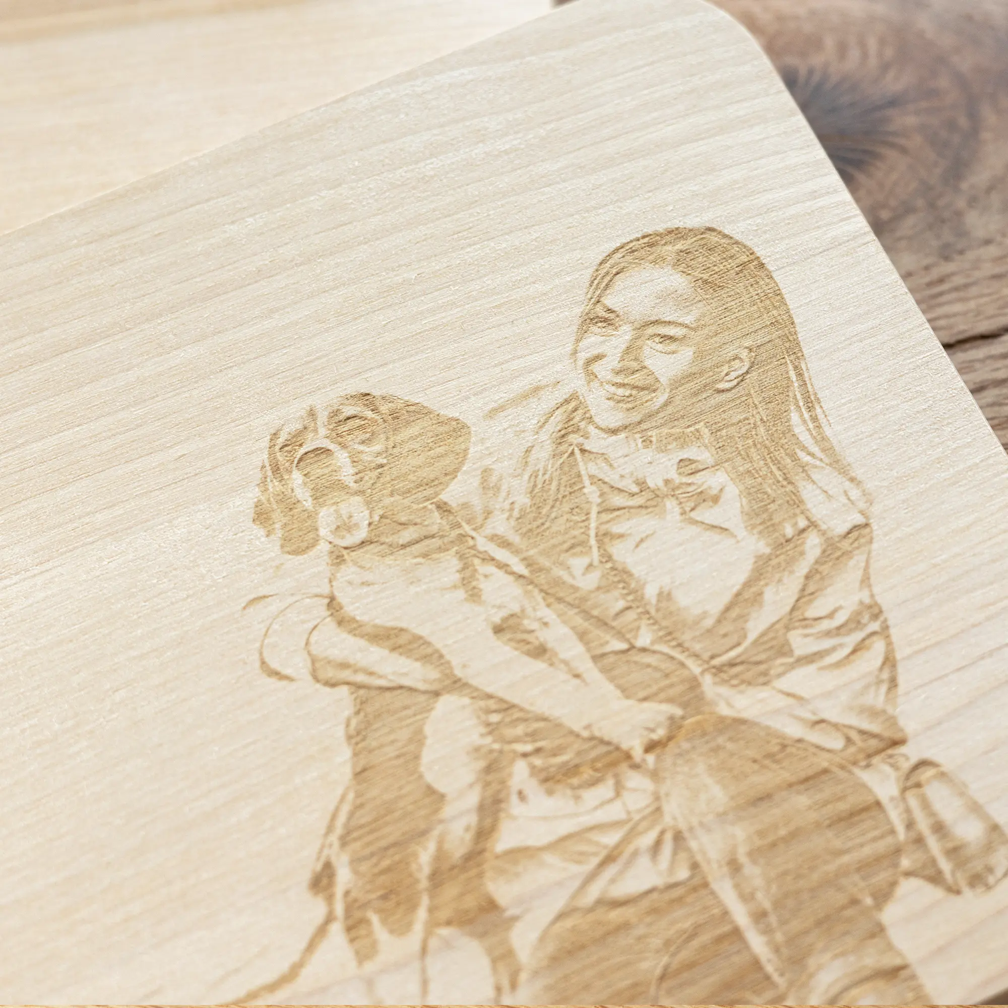 Personalisiertes Frühstücksbrettchen mit Fotogravur – Bild 3