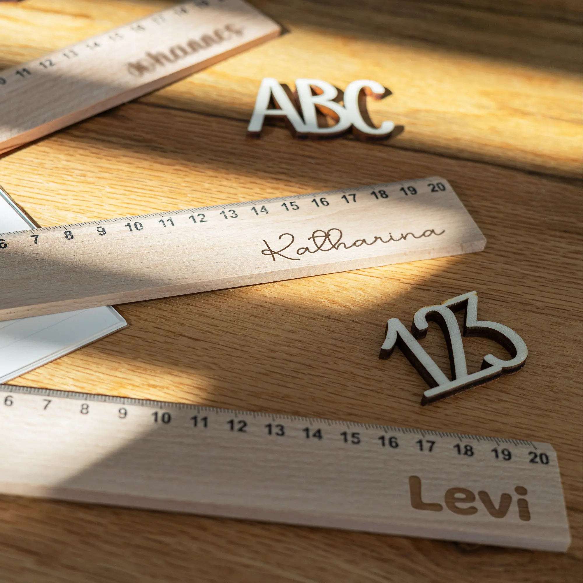 Personalisiertes Lineal (20 cm) mit Namen oder Wunschtext – Bild 3