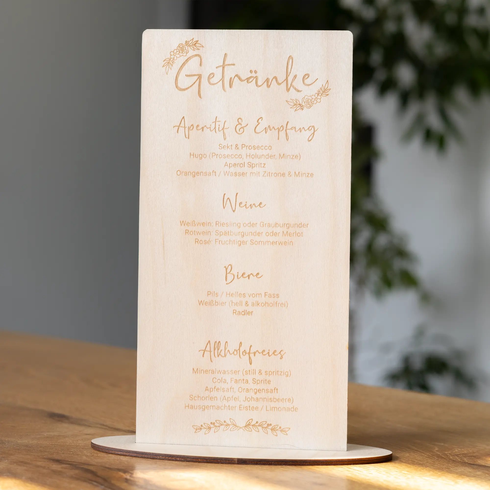 Personalisierte Menükarte für Hochzeiten aus Holz