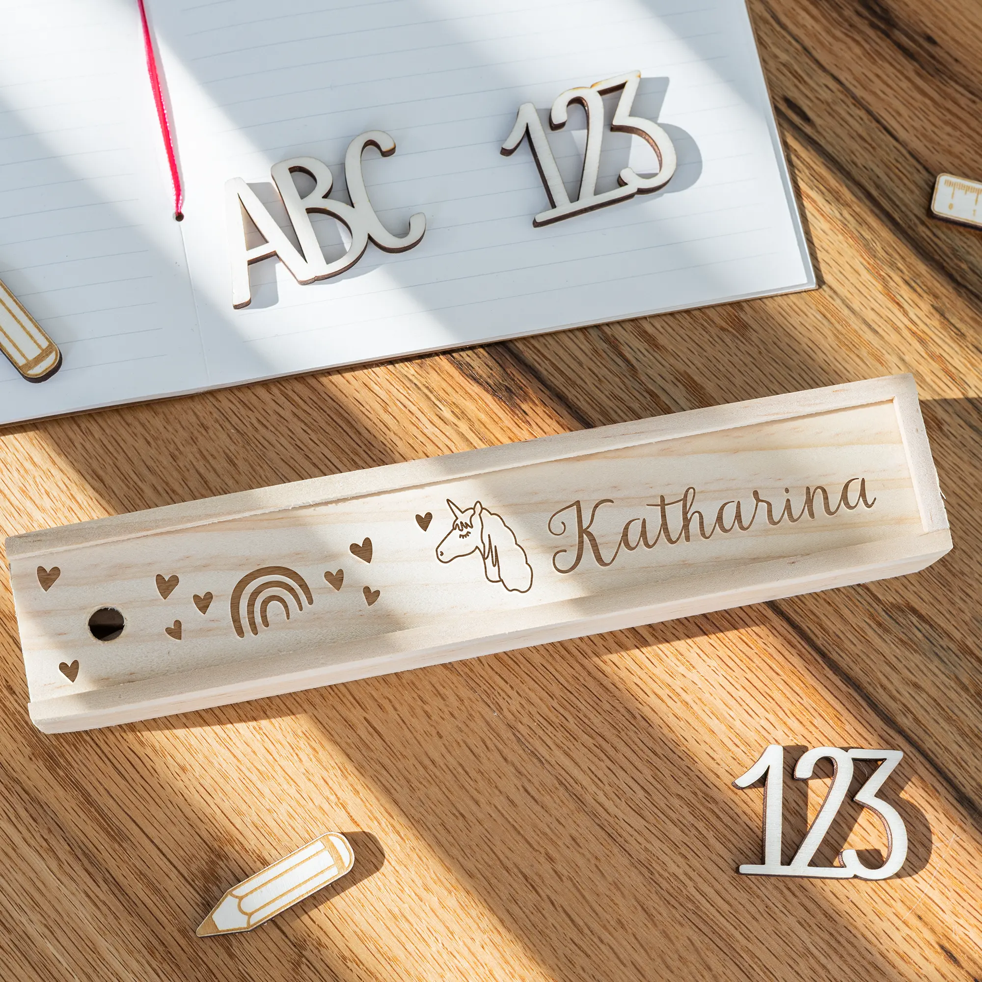 Personalisierte Stiftebox mit Lineal, Radiergummi & Anspitzer – Bild 9