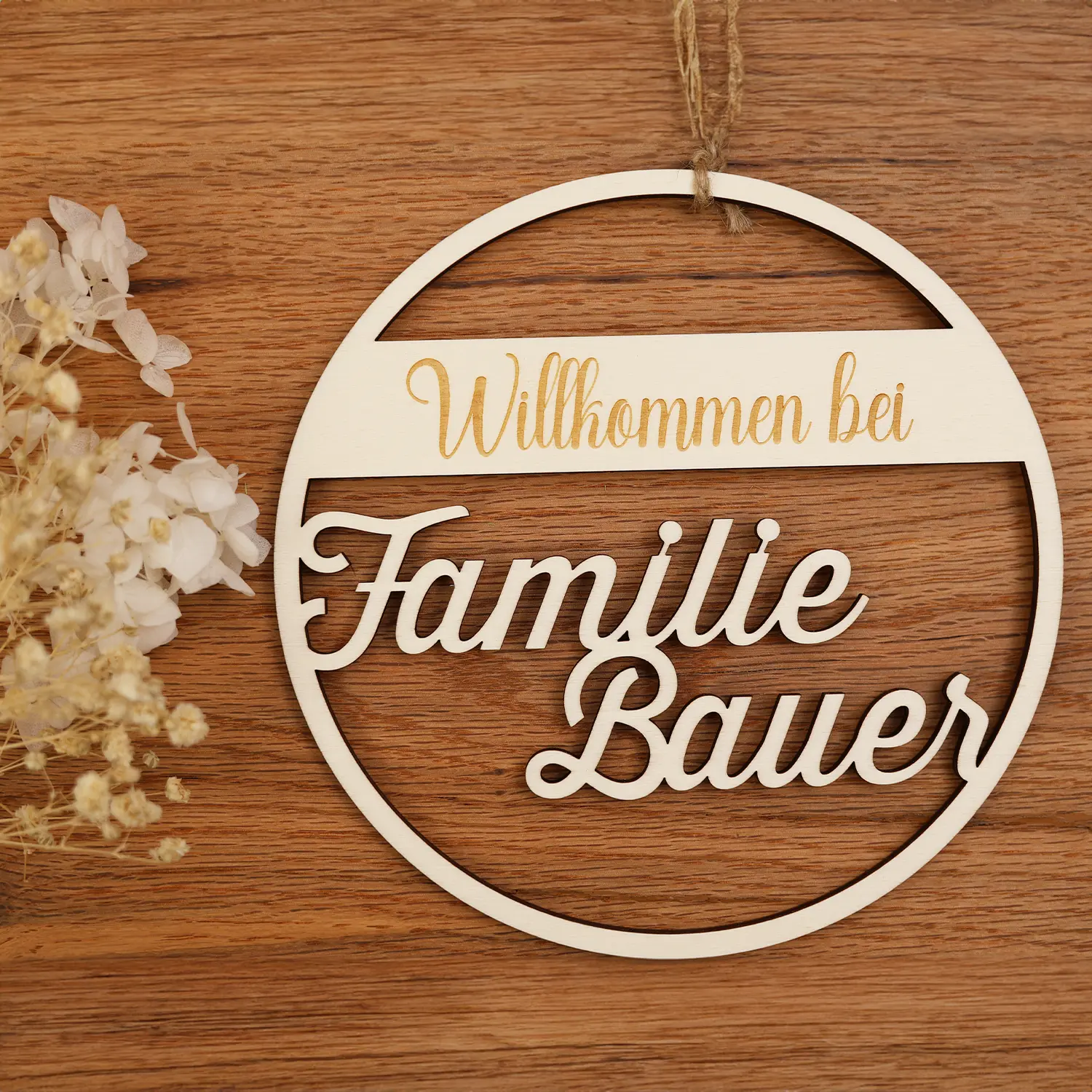 Holzschild – Willkommen bei, personalisiert mit Familienname – Bild 4