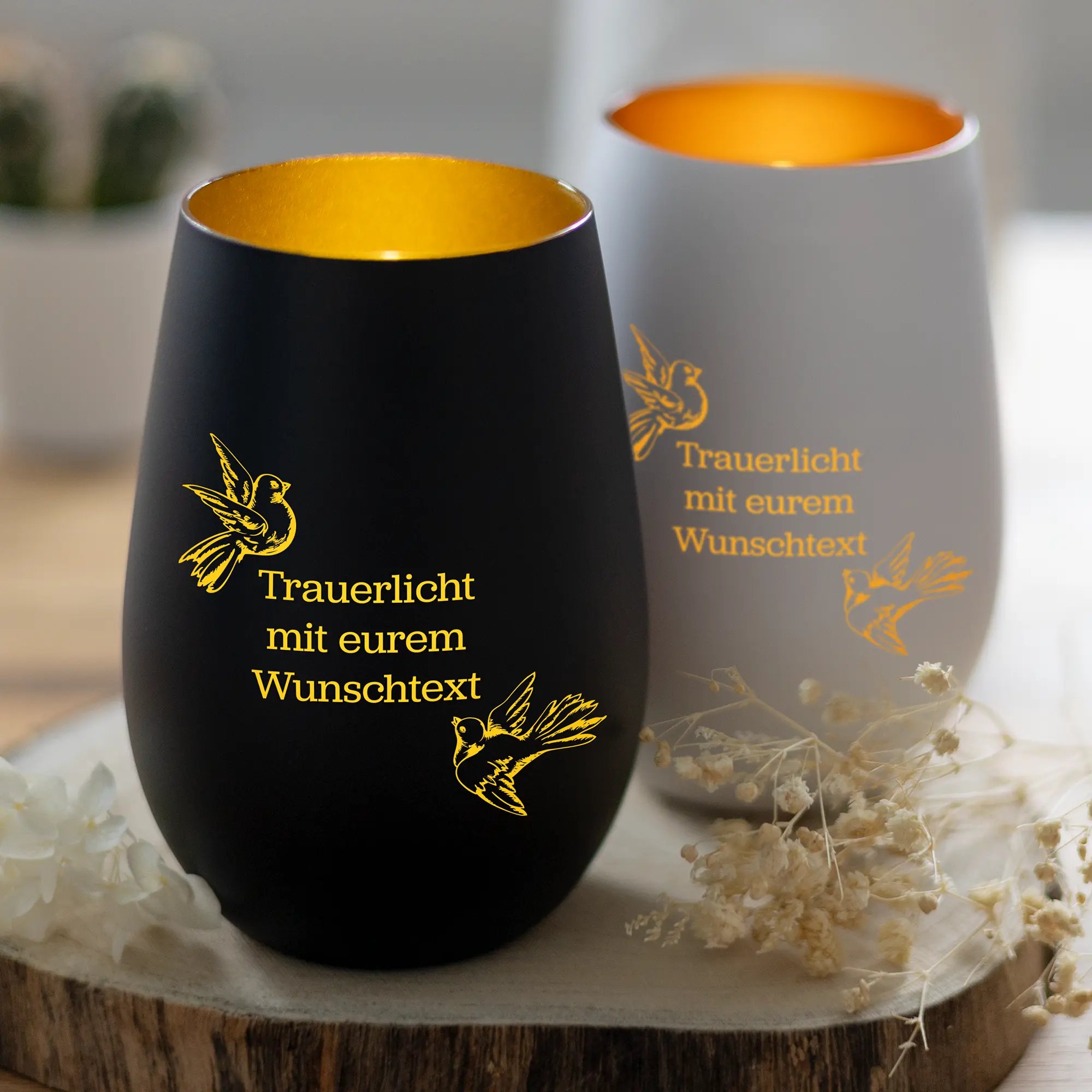 Personalisiertes Trauerlicht mit Wunschtext und Taubenmotiv