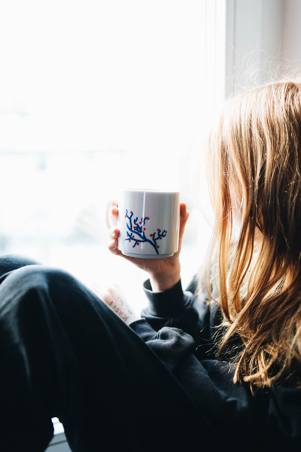 Weiße Porzellantasse – Bild 4