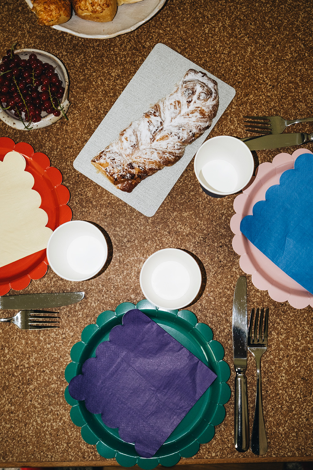 Partygeschirr “Magic Rainbow” – Bild 2